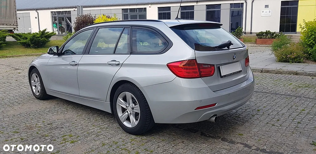 BMW Seria 3 318d DPF Touring Edition Sport - 7