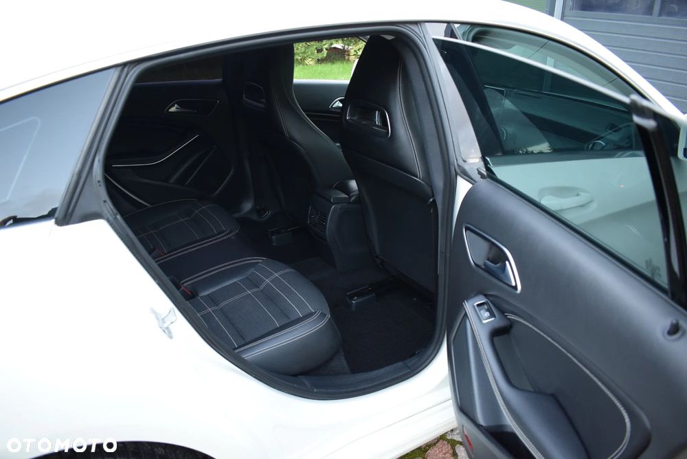 Mercedes-Benz CLA Shooting Brake 250 7G-DCT - 30