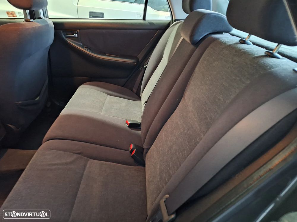 Toyota Corolla 2.0 D-4D Sol - 9