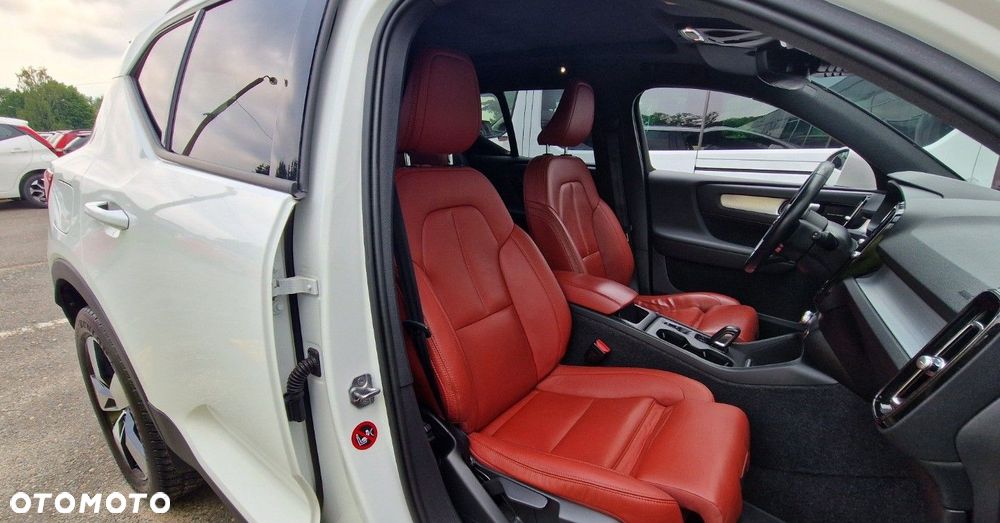Volvo XC 40 - 30