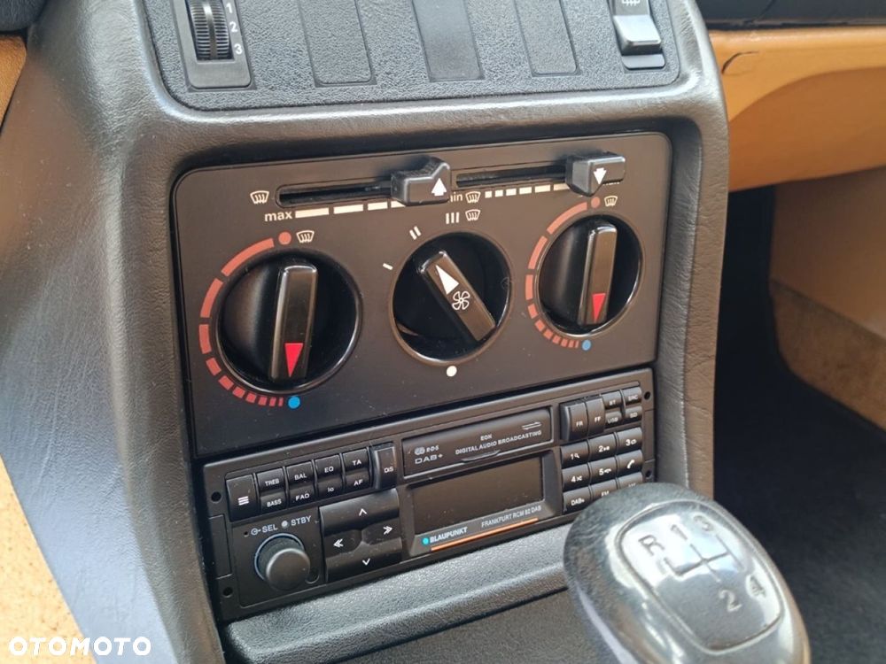 Mercedes-Benz W123 - 28