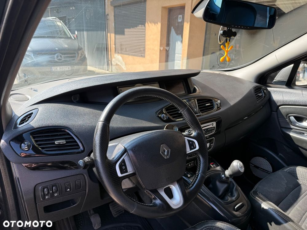 Renault Grand Scenic - 10