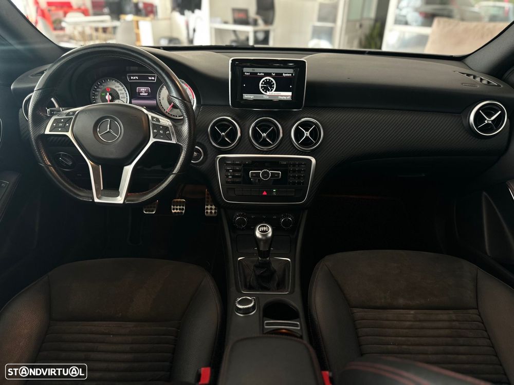 Mercedes-Benz A 180 d AMG Line - 30