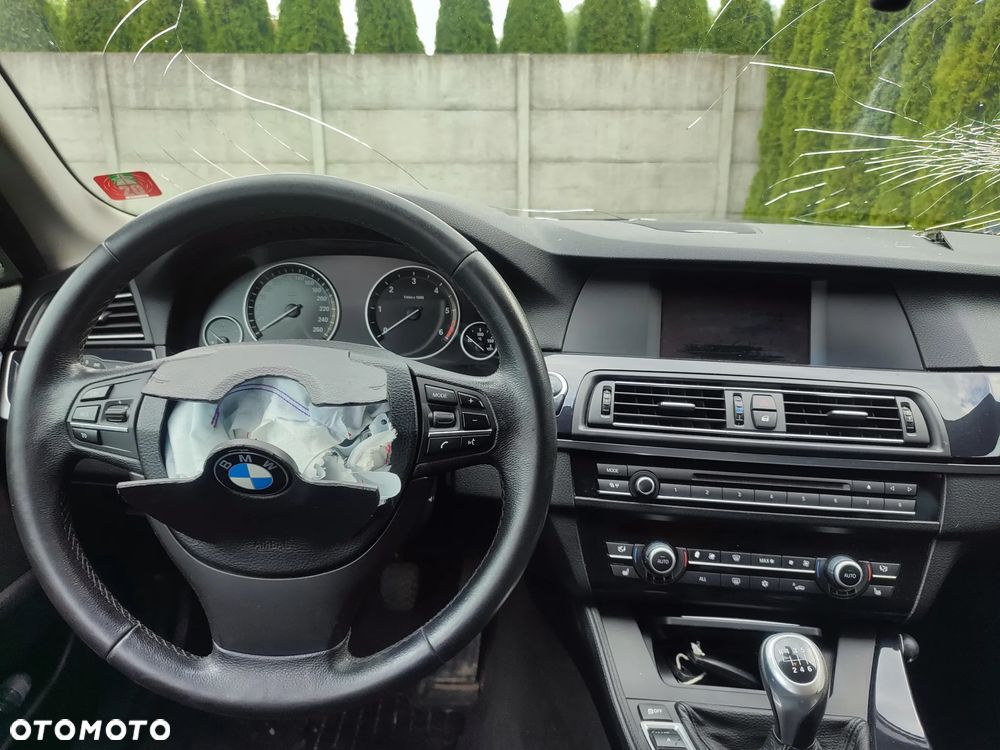 BMW Seria 5 520d Efficient Dynamics - 33