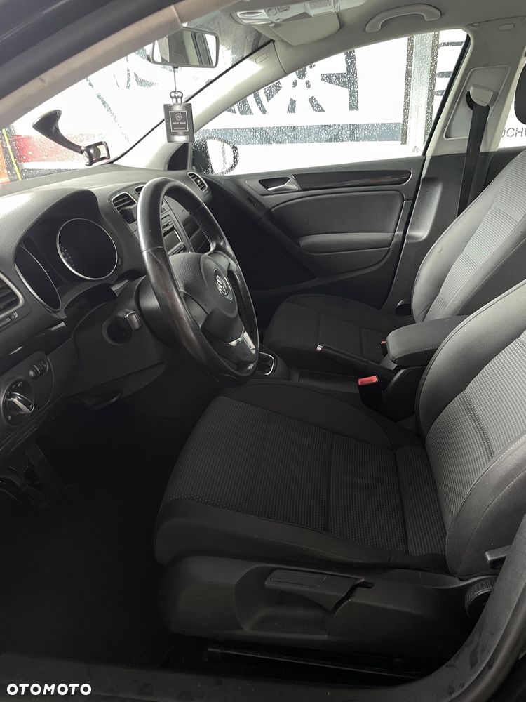 Volkswagen Golf - 8