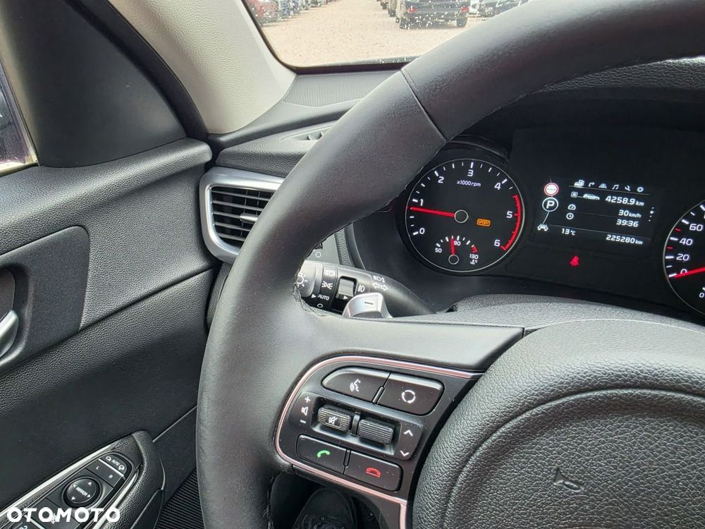 Kia Optima - 36