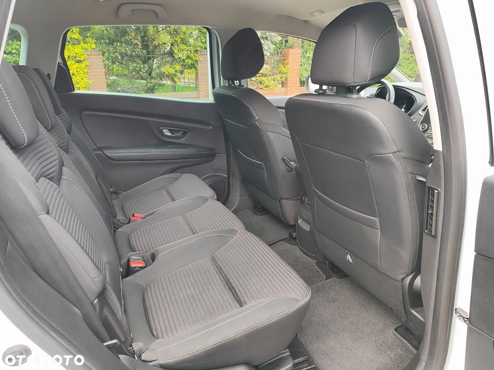 Renault Grand Scenic - 17