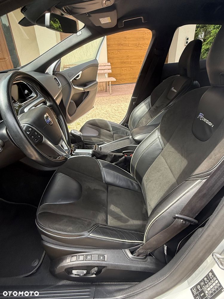 Volvo V40 T4 R-Design - 12