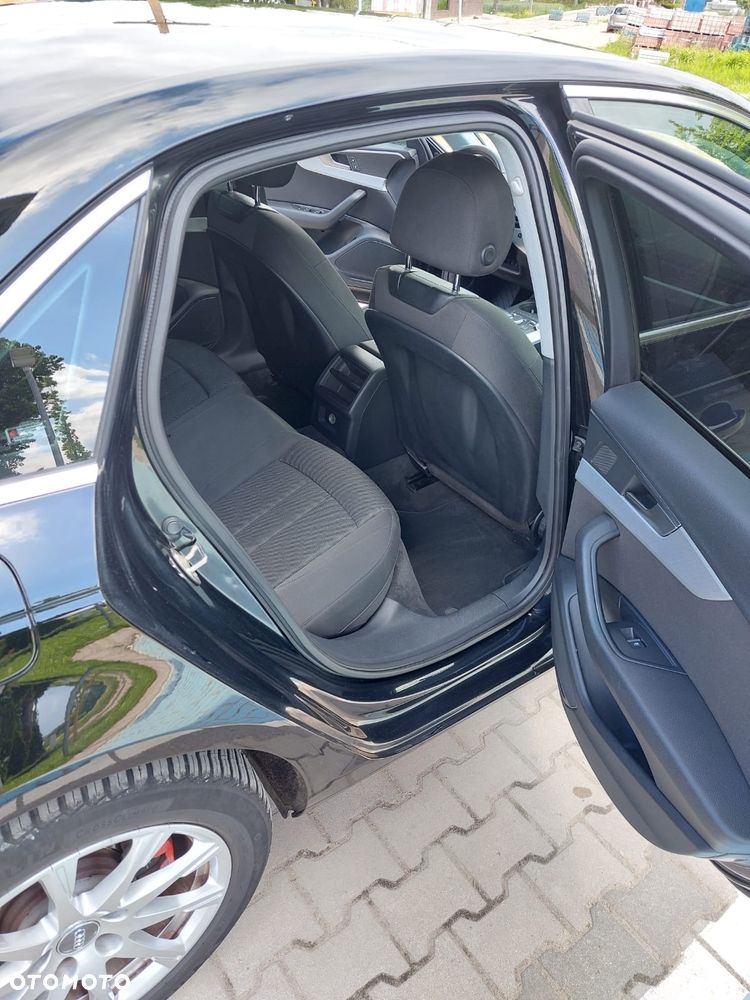 Audi A4 Avant 40 TFSI S tronic - 15