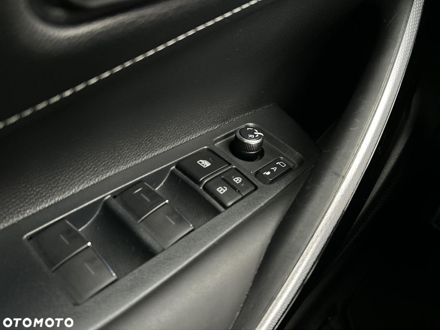 Toyota Corolla 1.8 Hybrid Comfort - 22