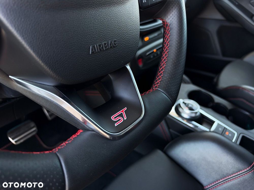 Ford Focus 2.3 EcoBoost ST X - 22