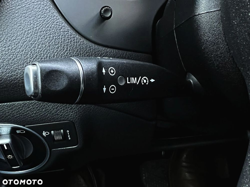 Mercedes-Benz GLA 200 7G-DCT Style - 27