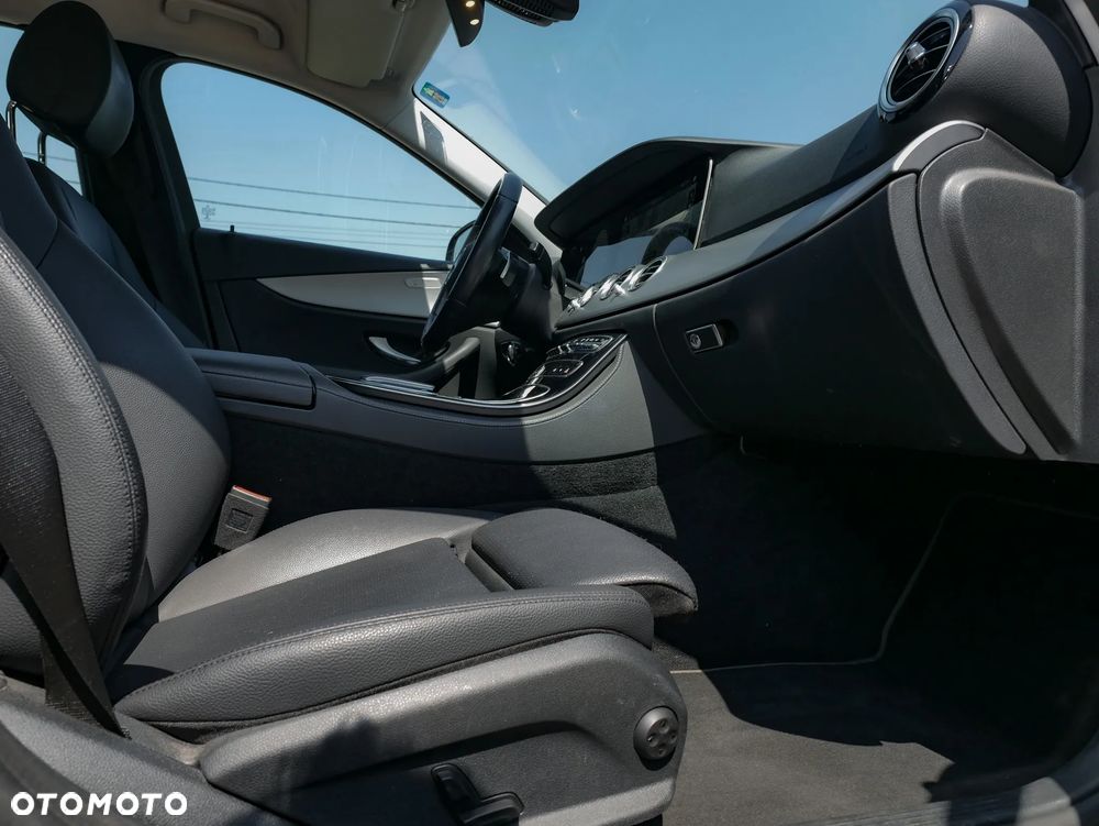 Mercedes-Benz Klasa E 300 de 4Matic 9G-TRONIC Avantgarde - 23