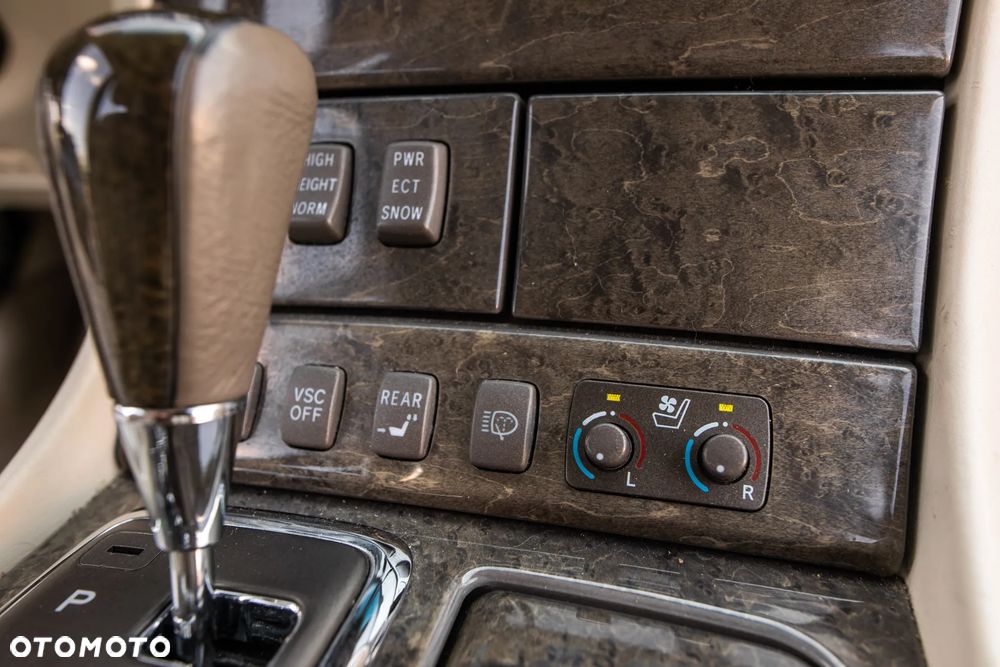 Lexus LS Prezydent - 26