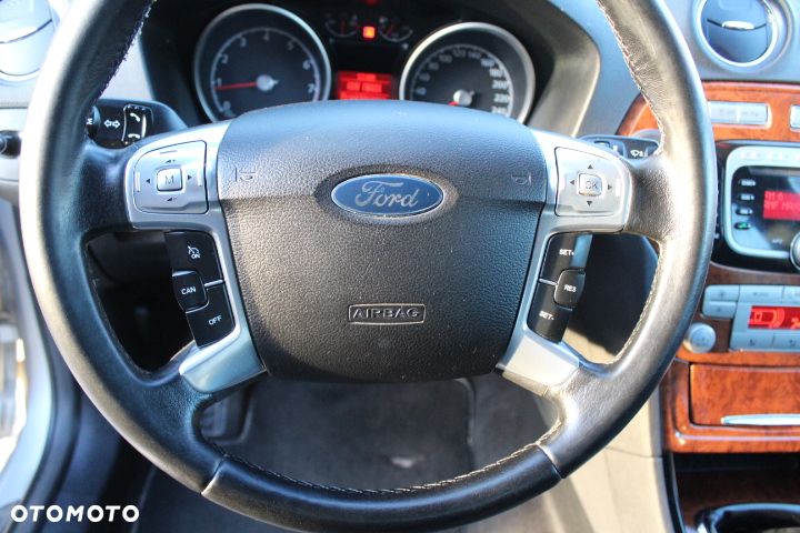 Ford Mondeo 2.0 Ghia X100 / X - 21