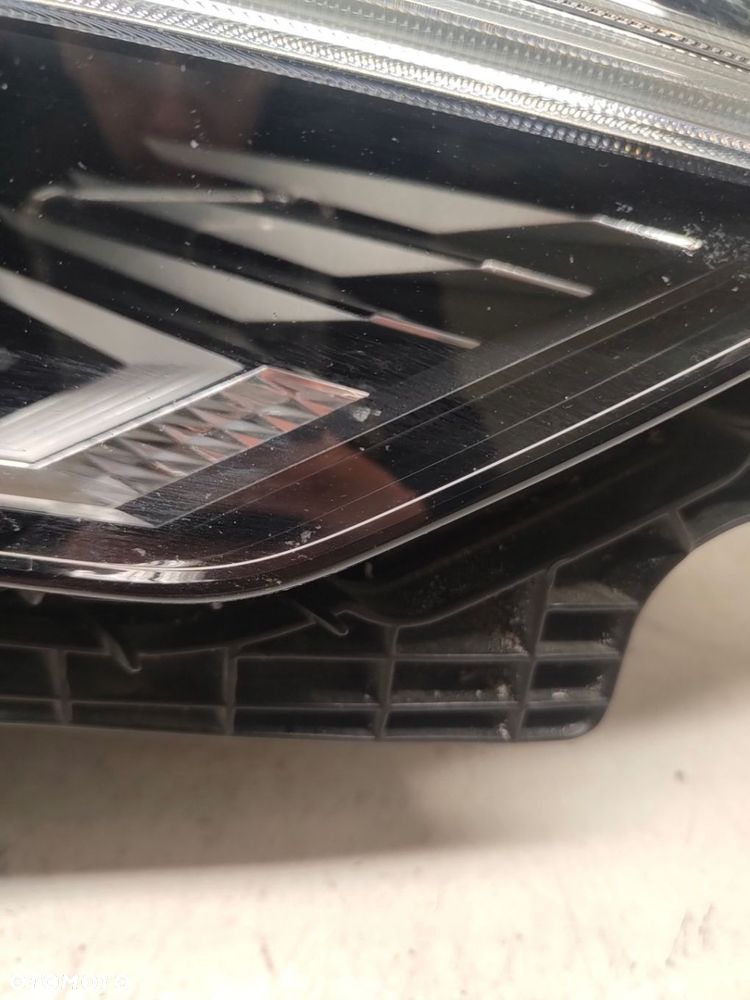 VOLVO POLESTAR PRAWY PRZÓD FULL LED 31698071 - 2