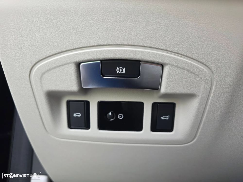 Jaguar I-Pace EV400 AWD R-DYNAMIC HSE - 31