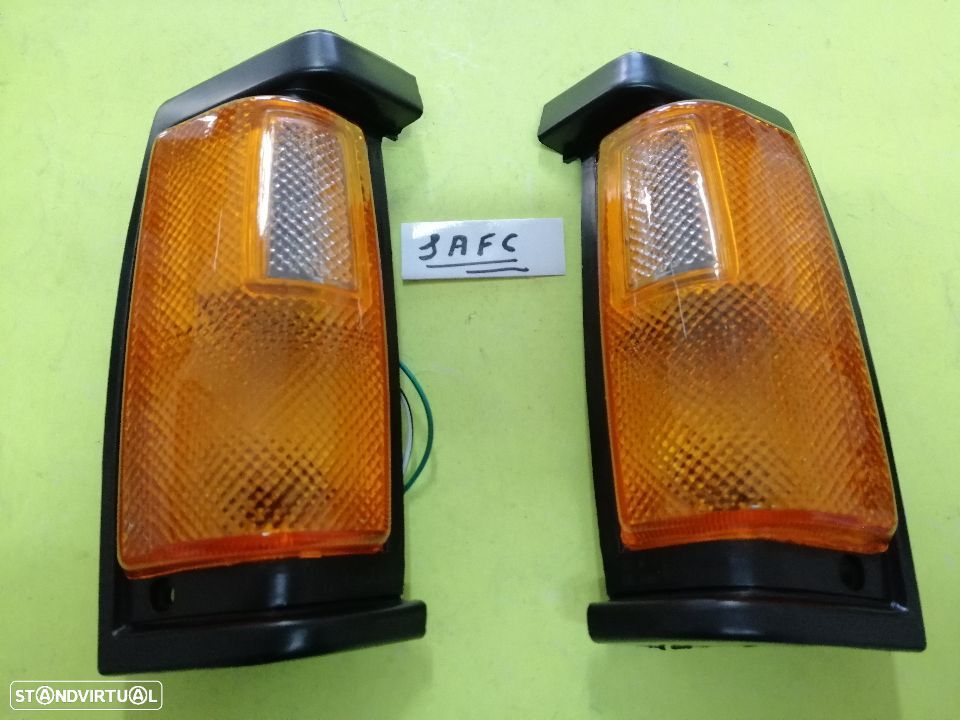 Farolins de pisca frente Nissan Pickup D21 anos de 1986 até 1993 NOVOS - 1