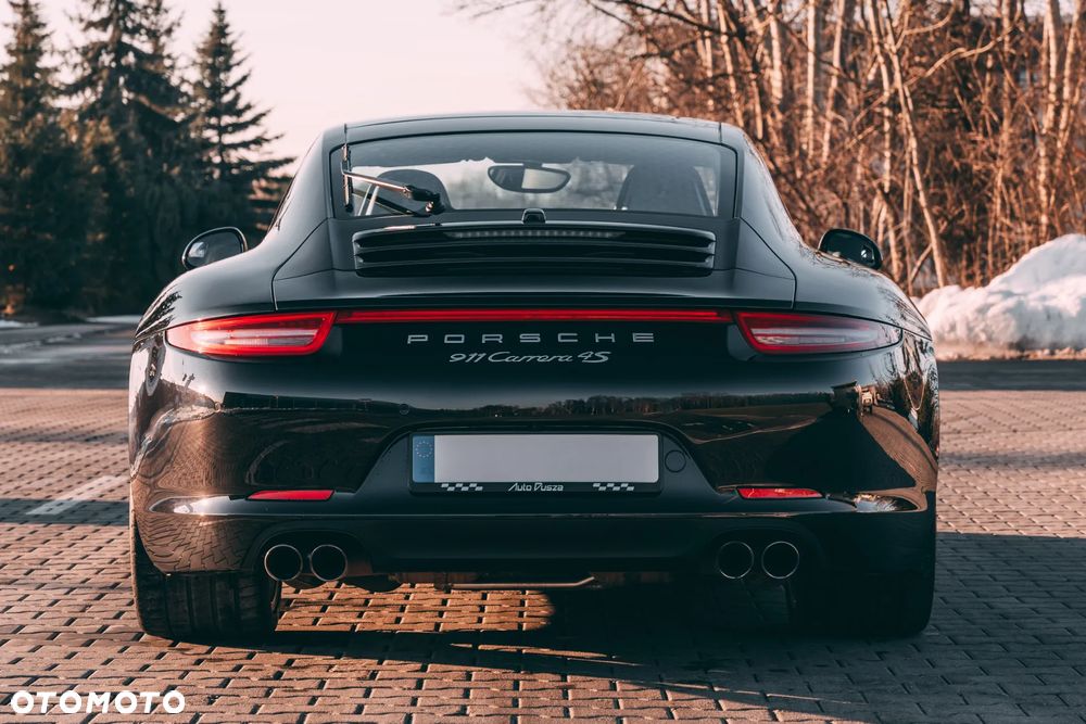 Porsche 911 Carrera 4S - 6