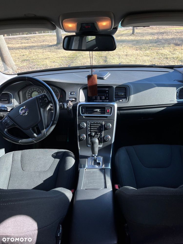 Volvo V60 D4 Geartronic - 24