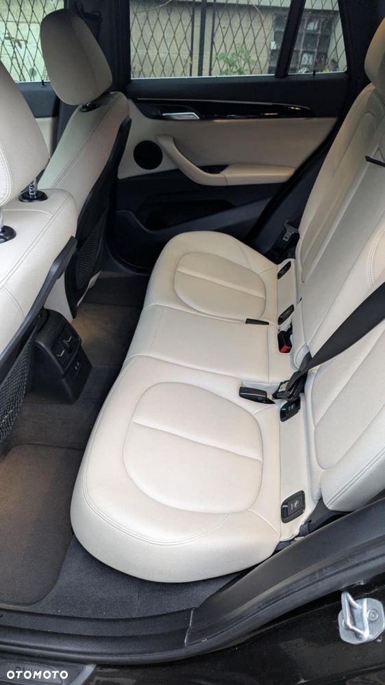 BMW X1 xDrive28i Sport Line - 9