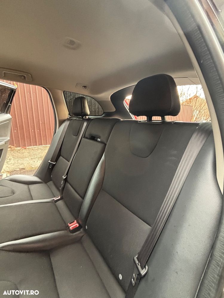 Volvo XC 60 D5 AWD Geartronic Ocean Race - 17