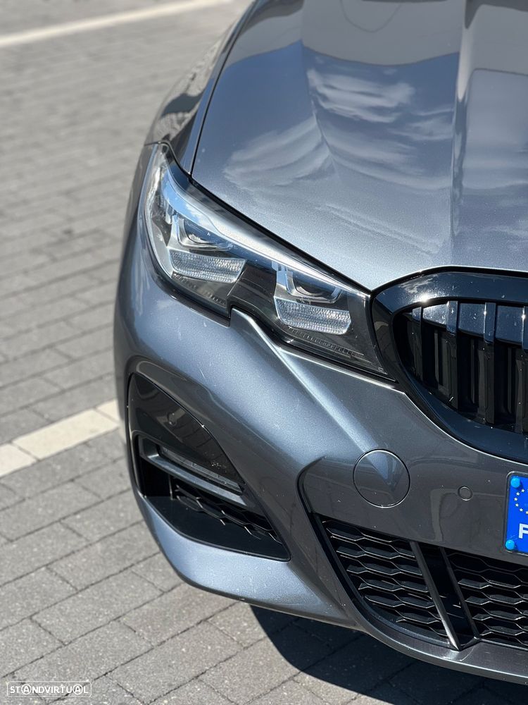 BMW 330 e Pack 50 anos M Auto - 11