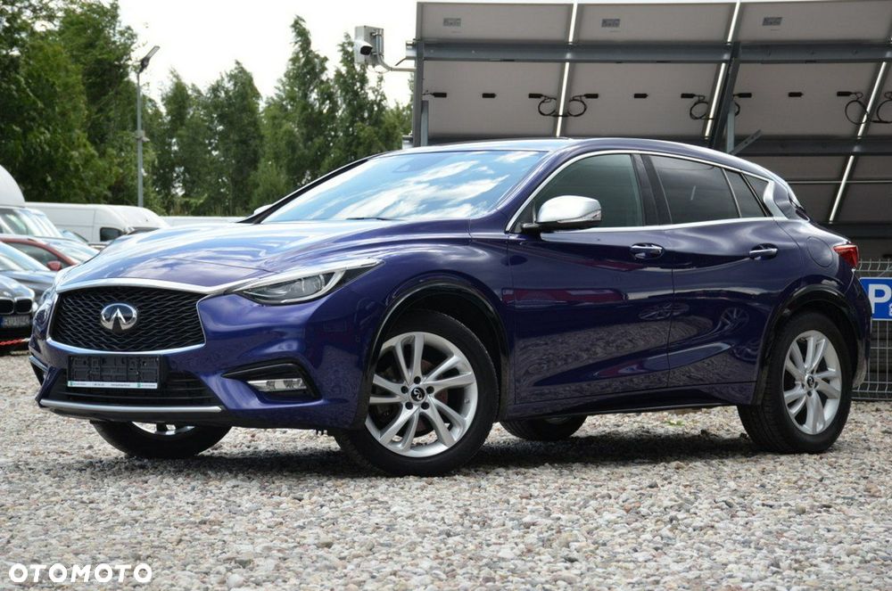 Infiniti Q30 - 27