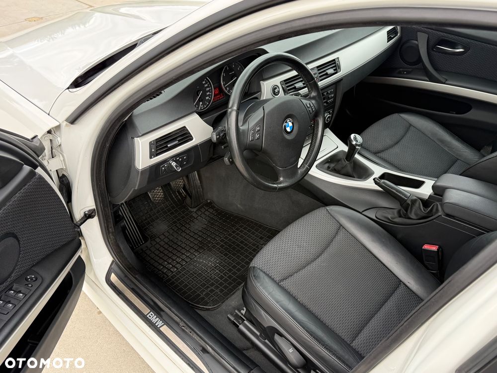 BMW Seria 3 318i Edition Lifestyle - 13