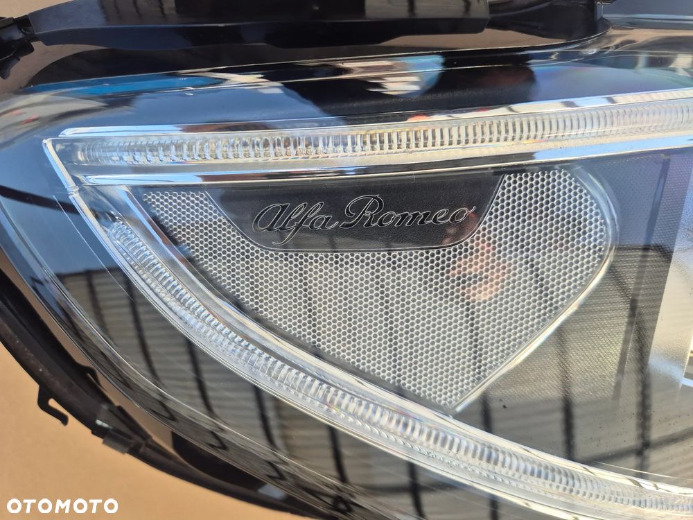 Alfa Romeo Stelvio lampa prawa.Biksenon skrętny.Kompletna. - 18