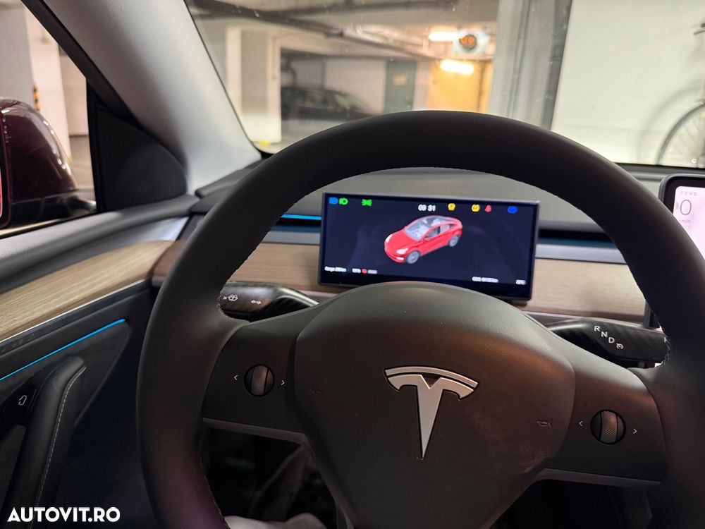 Tesla Model Y - 5