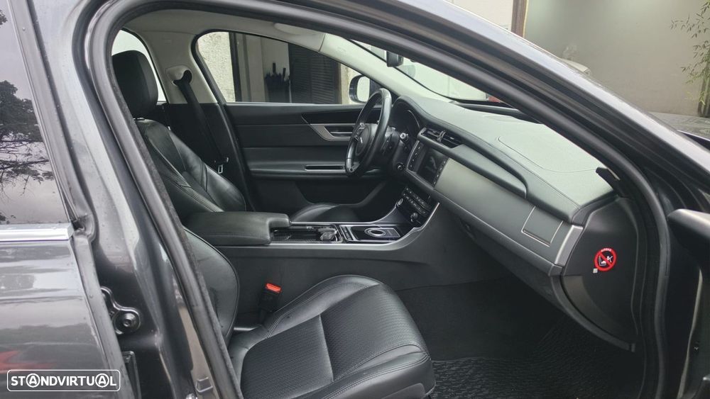Jaguar XF 2.0 D Portfolio Aut. - 11