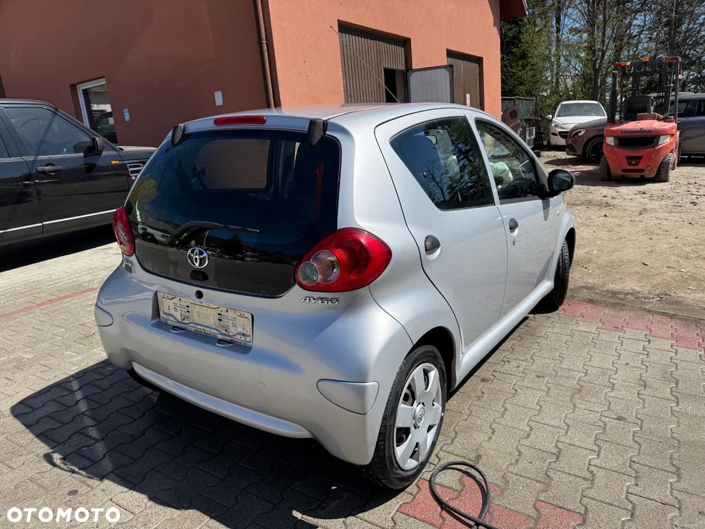 Toyota Aygo City - 5