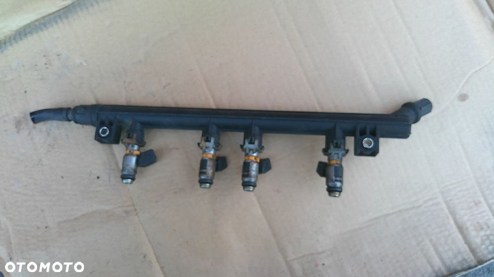 FIAT 500 1.2 8V LISTWA WTRYSKOWA - 2