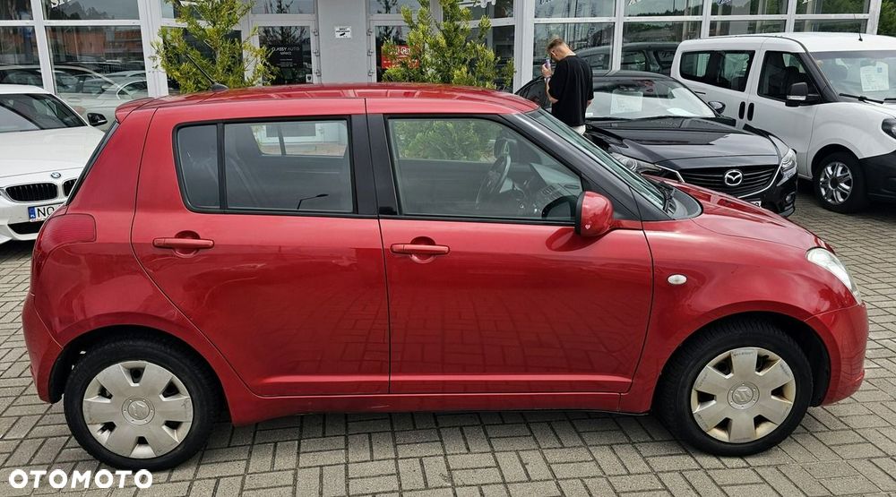 Suzuki Swift - 4