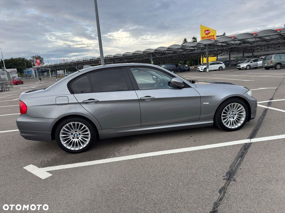 BMW Seria 3 320d - 8