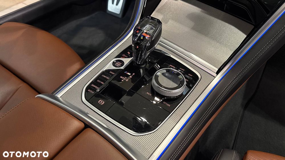 BMW Seria 8 - 36