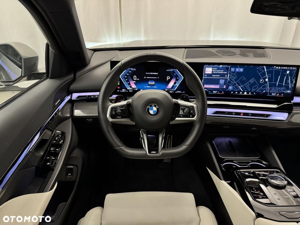 BMW Seria 5 - 32