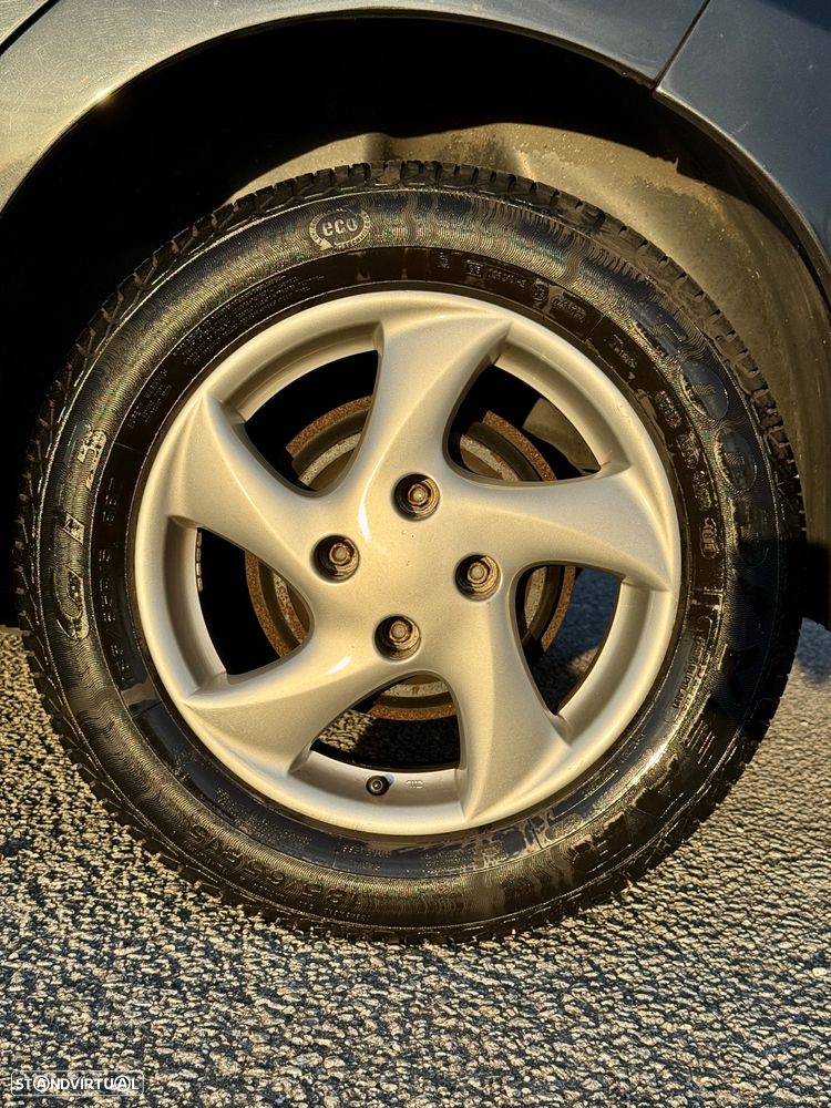 Peugeot 207 1.4 16V Trendy - 8