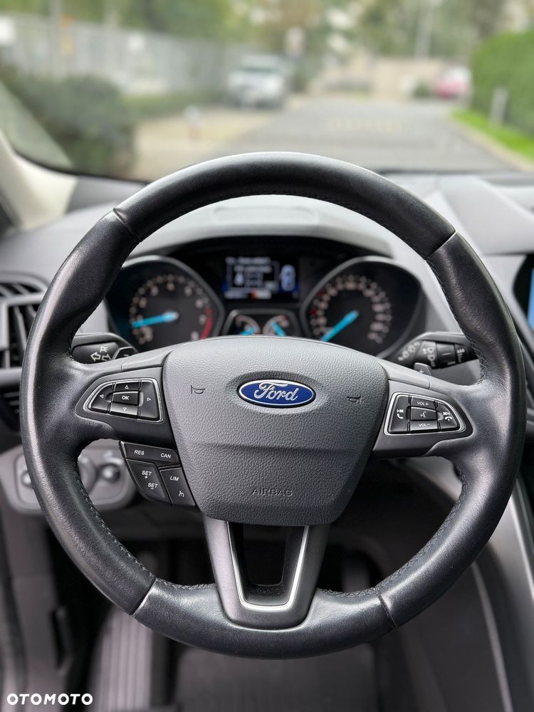 Ford Kuga - 12