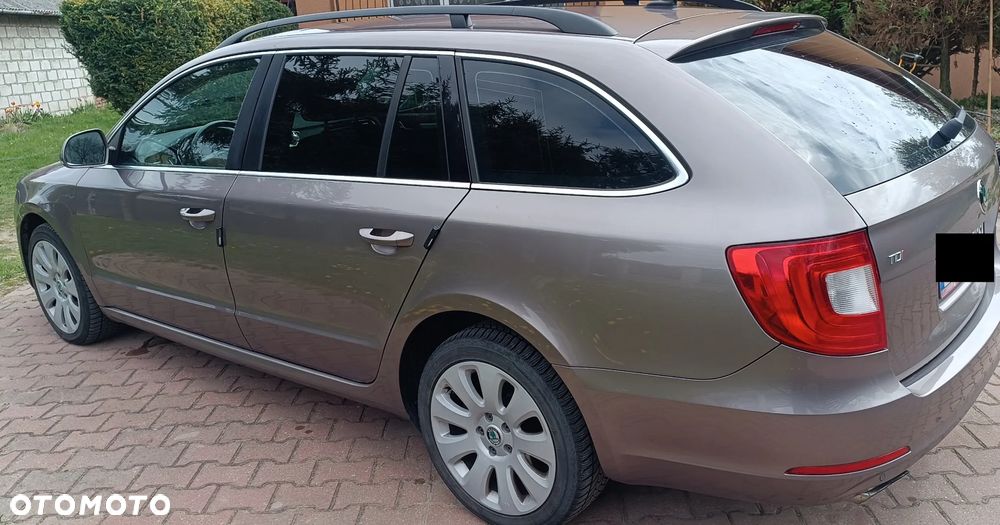 Skoda Superb 2.0 TDI DSG Ambition - 3