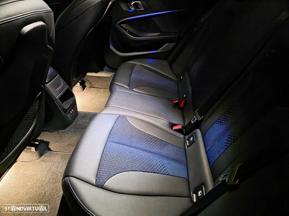 BMW 116 d Pack Desportivo M - 54