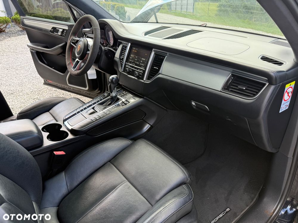 Porsche Macan Turbo PDK - 28