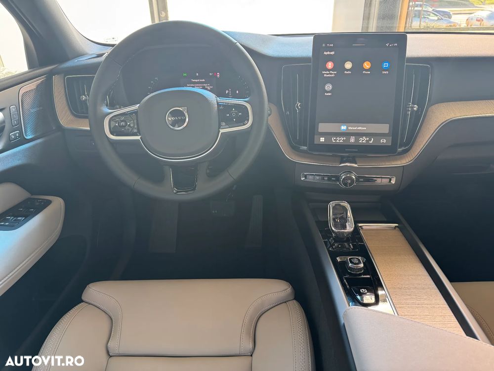 Volvo XC 60 B5 AT AWD MHEV Plus Dark - 15