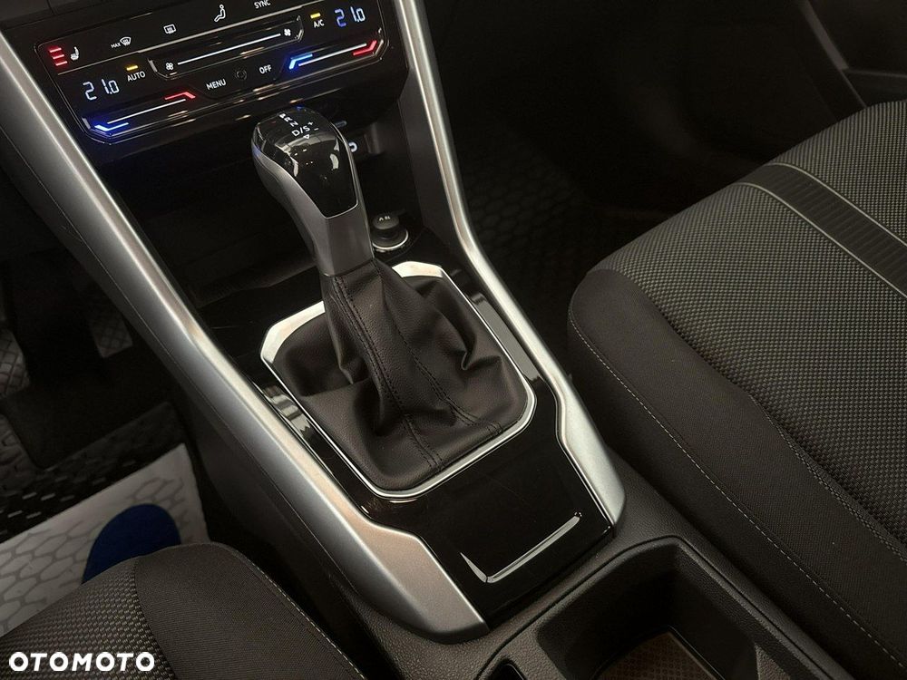 Volkswagen T-Roc - 17
