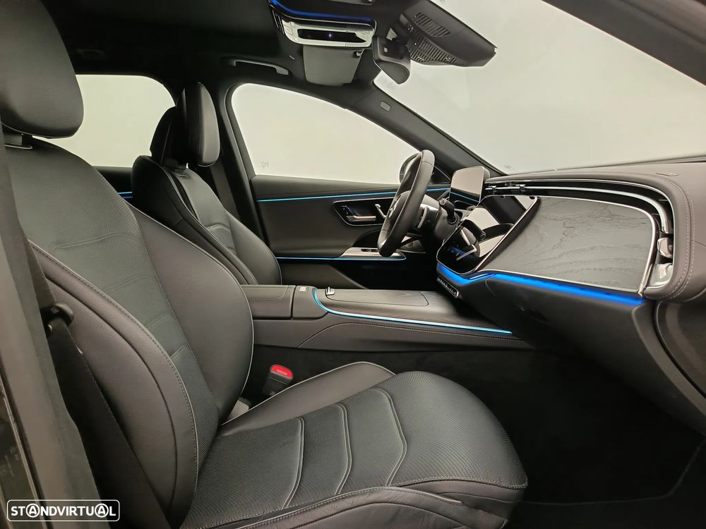 Mercedes-Benz E 300 Standard - 28