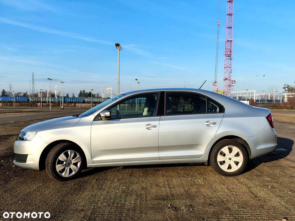 Skoda RAPID 1.0 TSI Active - 10