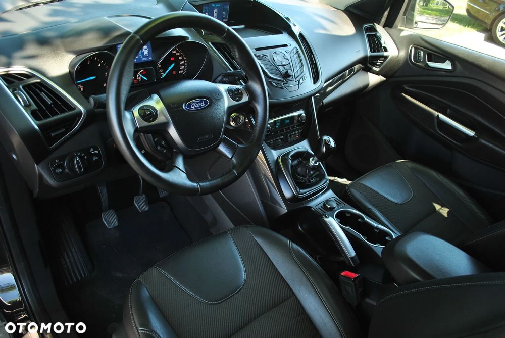 Ford Kuga 2.0 TDCi 2x4 Titanium - 11