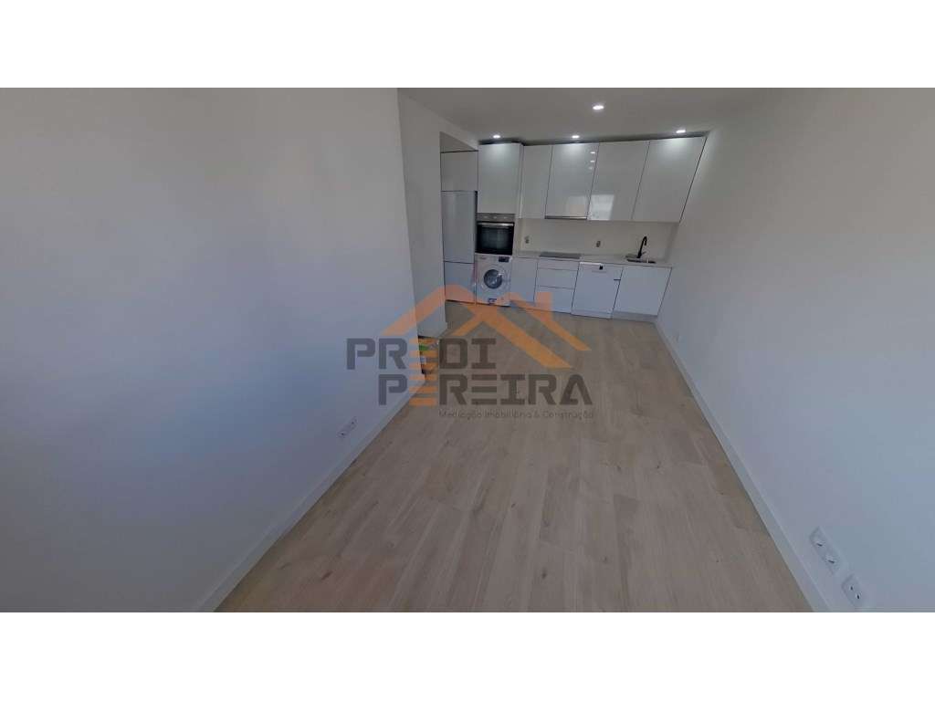 Situado em Odivelas, apartamento T2+1, remodelado. - Grande imagem: 2/22