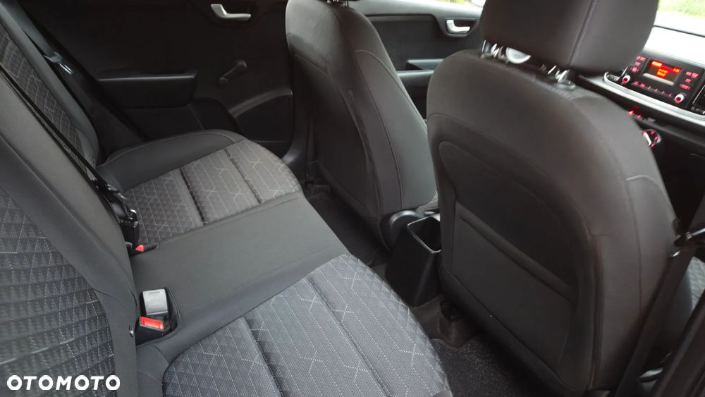 Kia Rio - 21